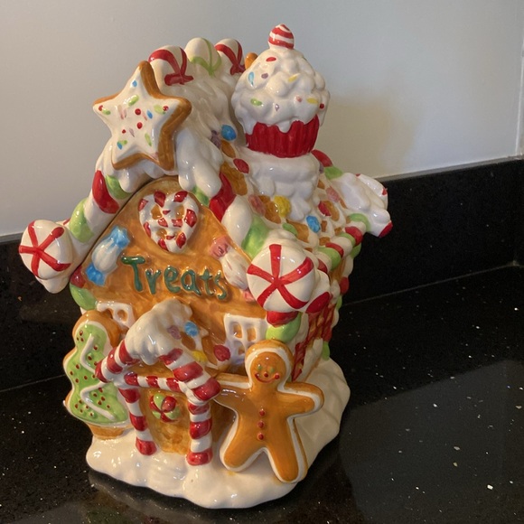SOLD Gingerbread Treats Ceramic Cookie Jar Christmas Holiday Cracker Barrel - Picture 5 of 16